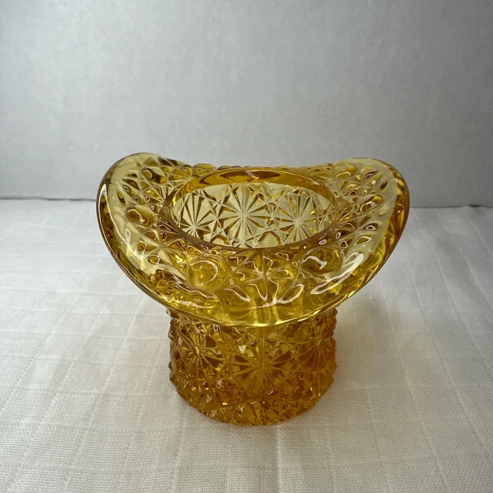 Vintage Fenton yellow glass top hat